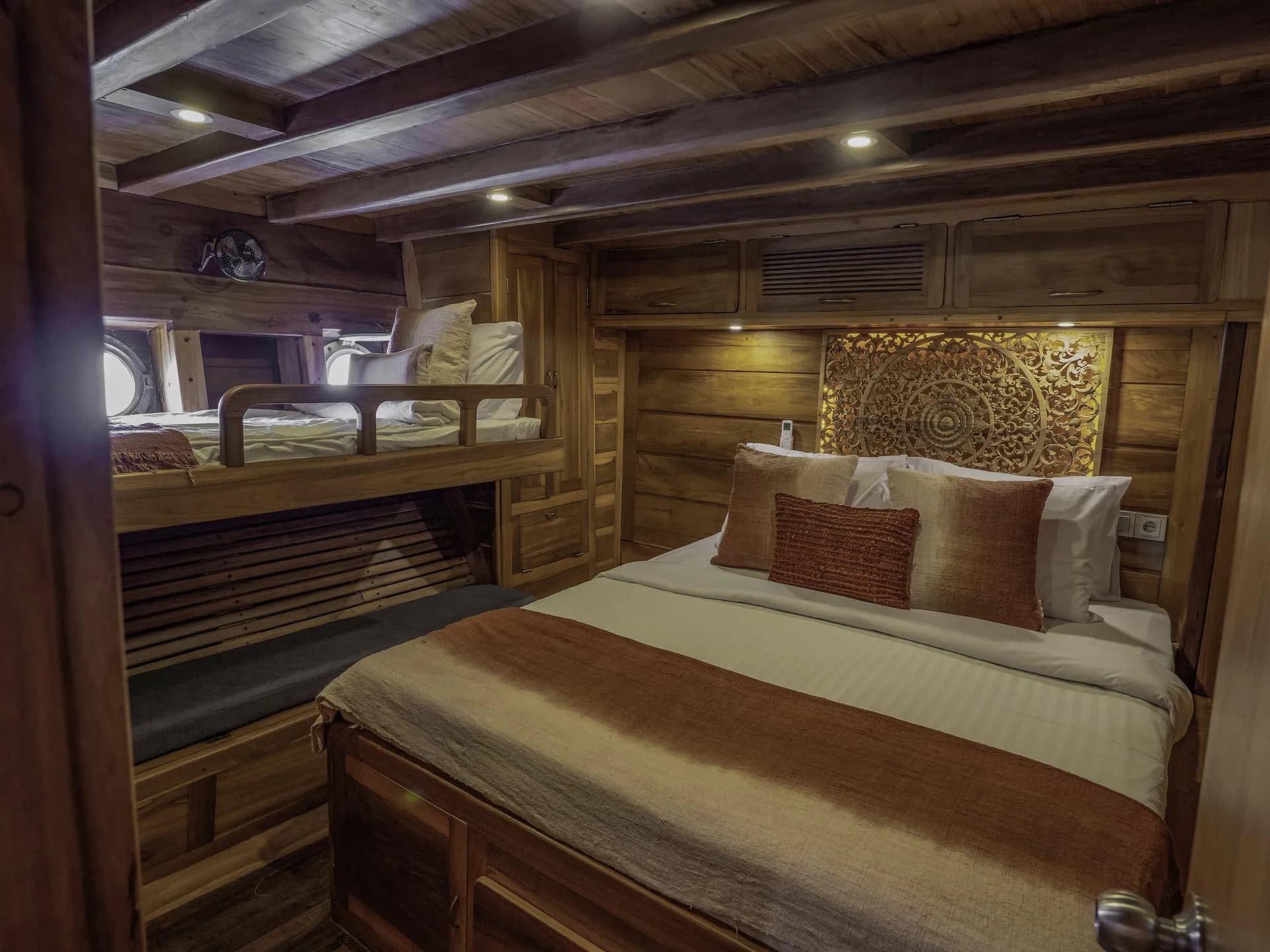 Double cabin