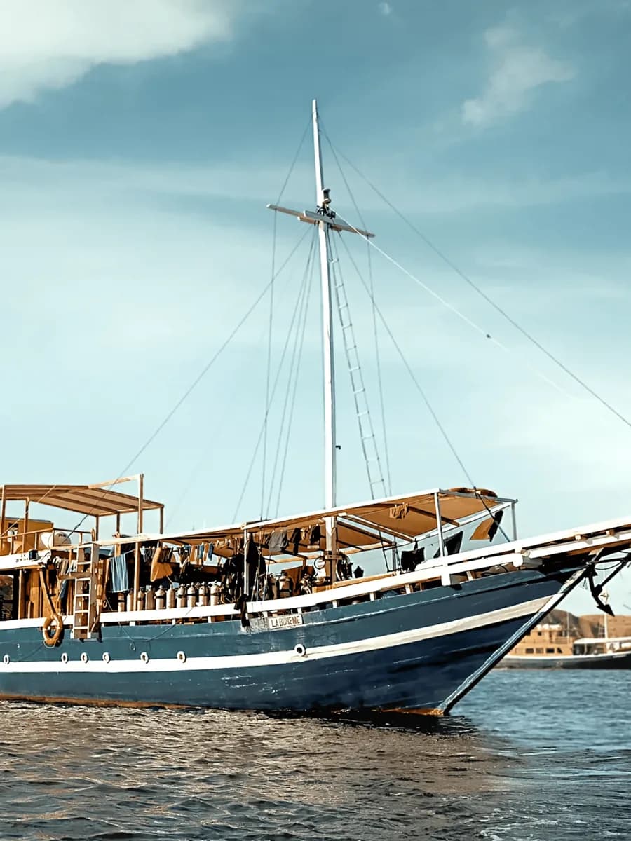 Bajak liveaboard in Komodo National Park