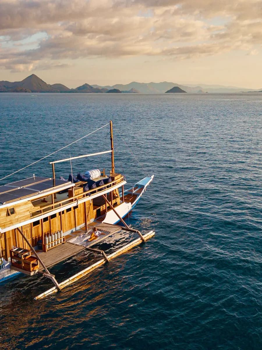 Capoeng liveaboard in Komodo