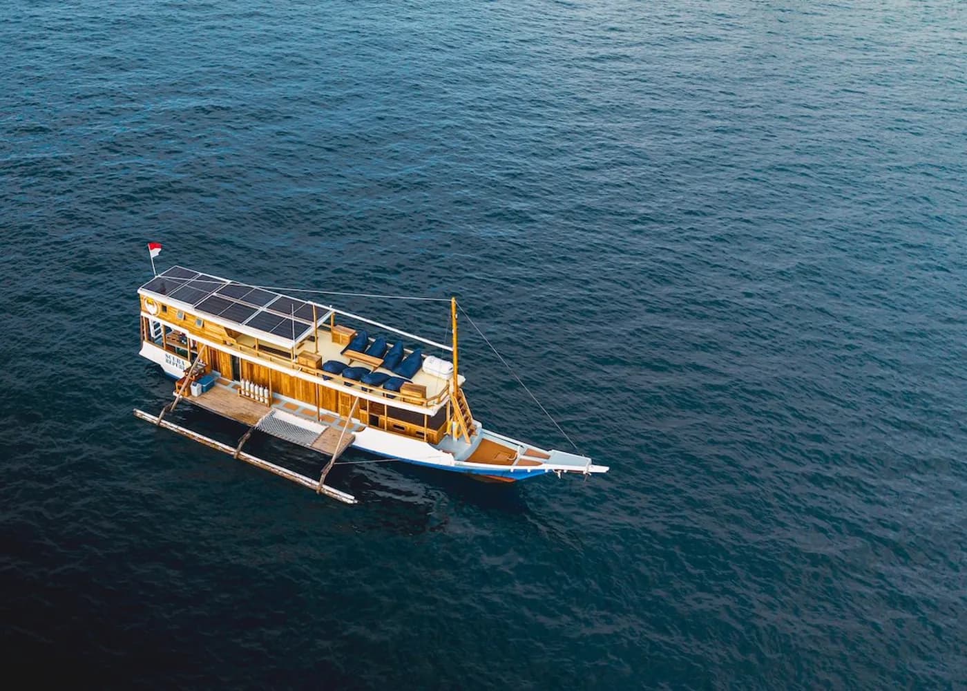 Capoeng liveaboard in Komodo