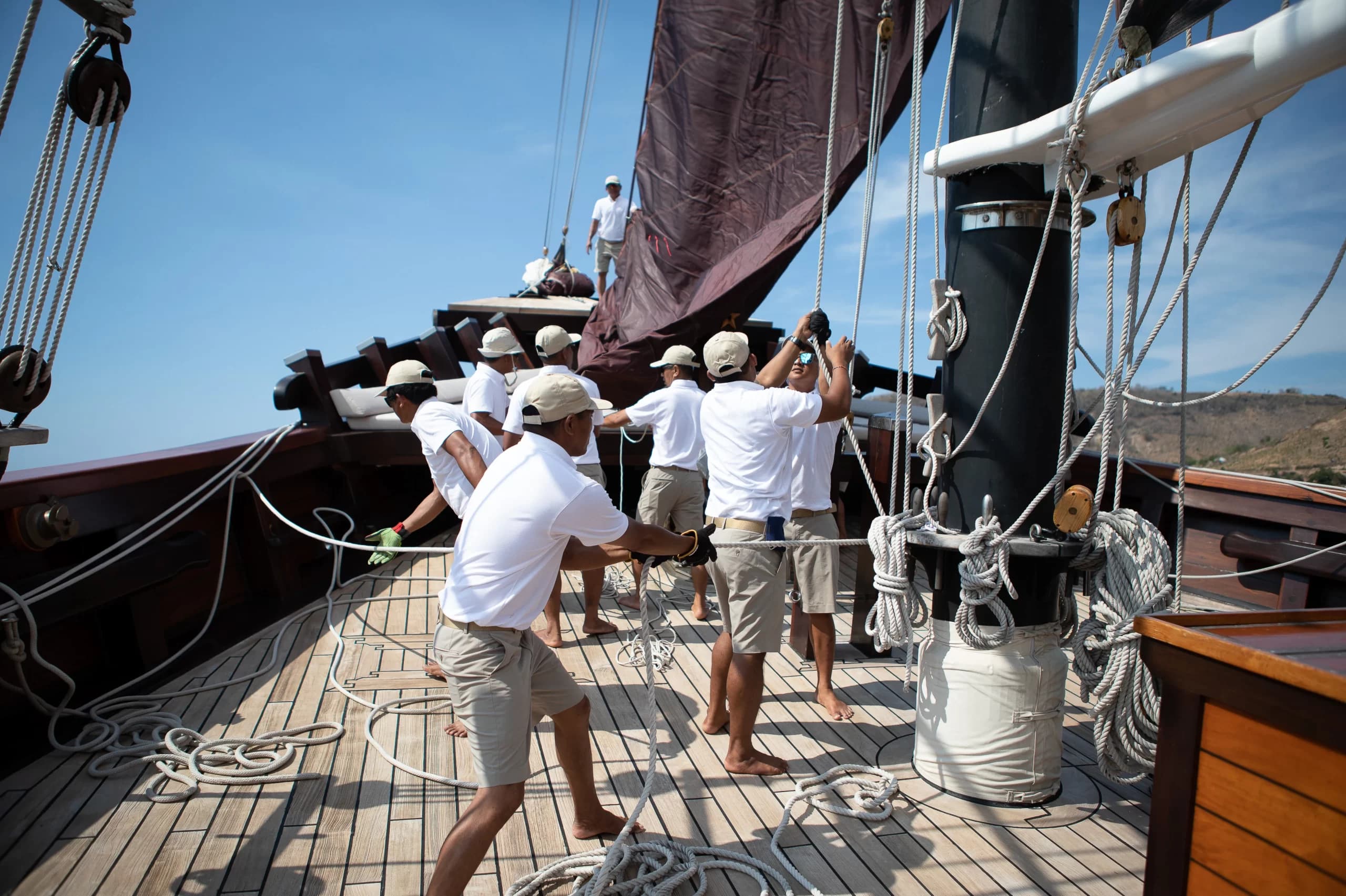 Dunia Baru under sail