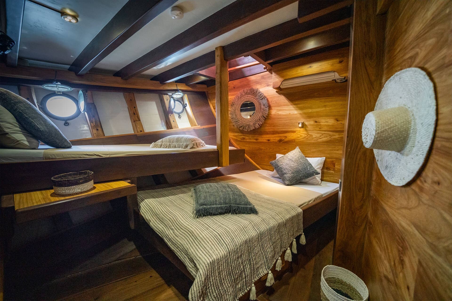 Jakare Banggai cabin