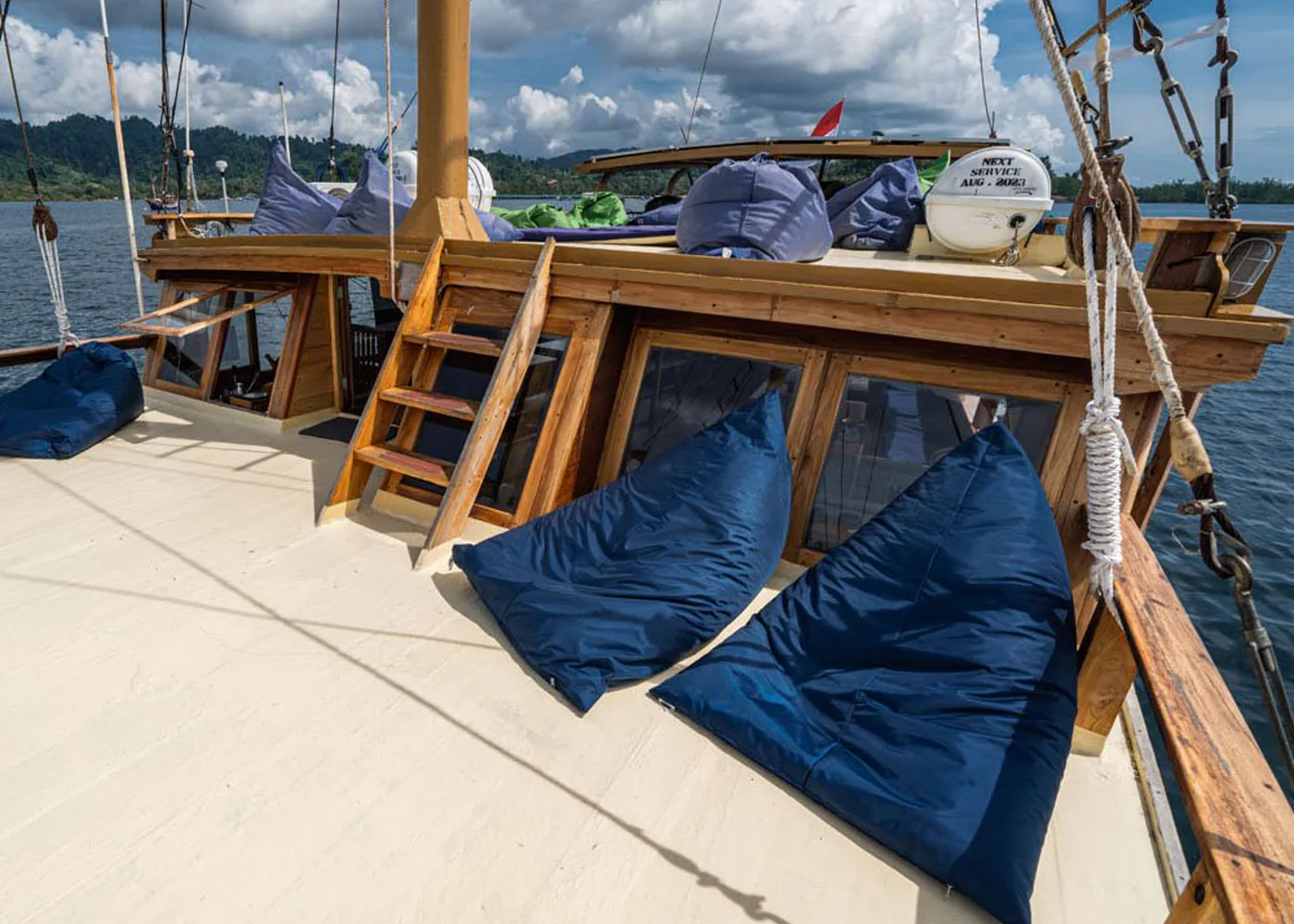 Jaya liveaboard deck
