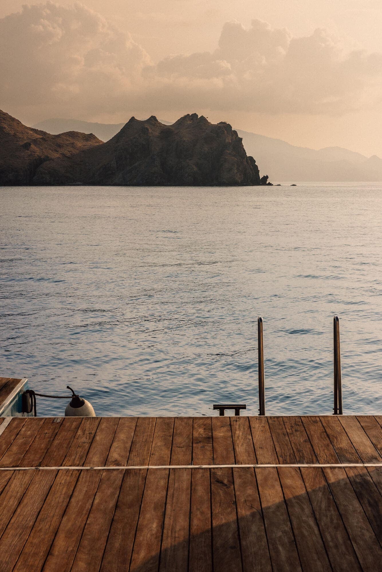 Komodo dive platform
