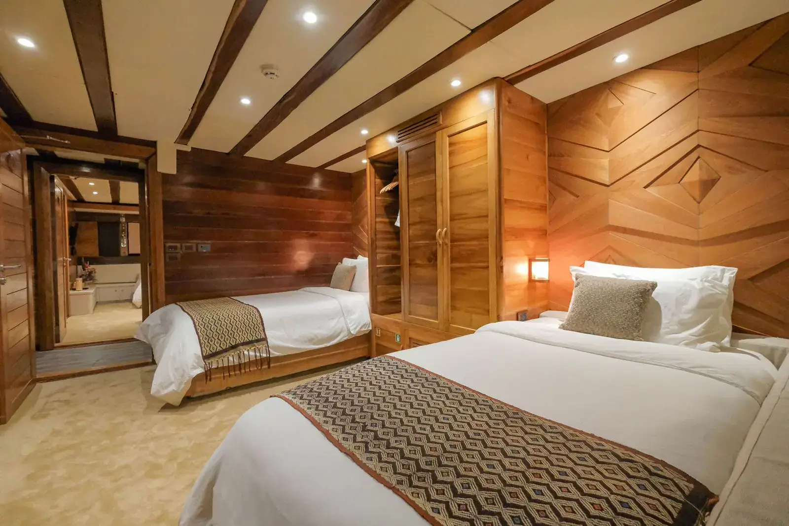 Guest cabin